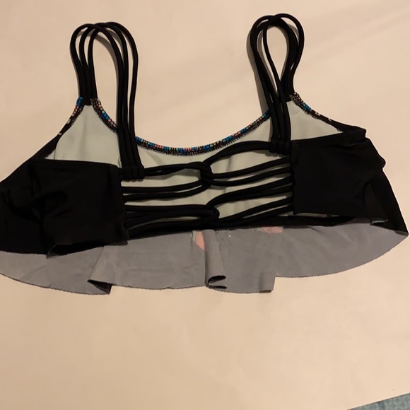 OP Flounce bikini top - Picture 2 of 5